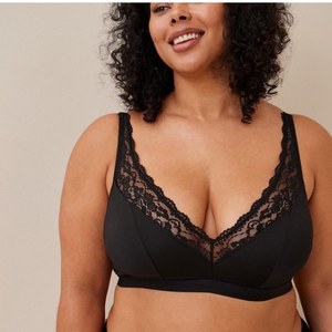 Torrid‎ Lightly Lined Microfiber Plunge Bralette in Black, Size 1